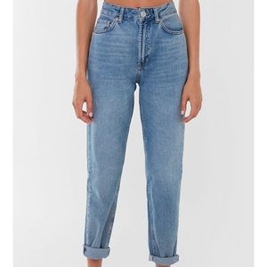 BDG (UO) High-Waisted Mom Jeans light-wash size 30